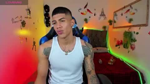 Snapshot of damian_latinxxx chatting on October 6, 3:11 am Damian online show from October 6, 3:11 am