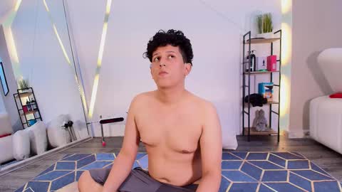 damian_salvatoree online show from December 17, 6:20 am