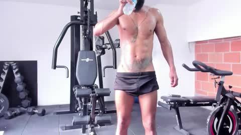 damian_shakur online show from February 19, 1:07 pm