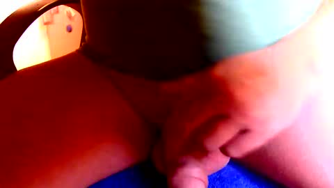Snapshot of dammerl6 chatting on December 30, 8:43 am Dammerl online show from December 30, 8:43 am