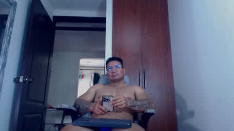 dammuscle online show from November 10, 6:02 pm