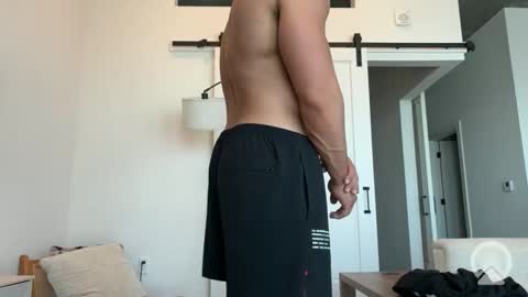 Clyde online show from November 20, 5:12 pm