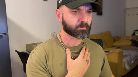 damonsalvatore222 online show from May 3, 12:13 am