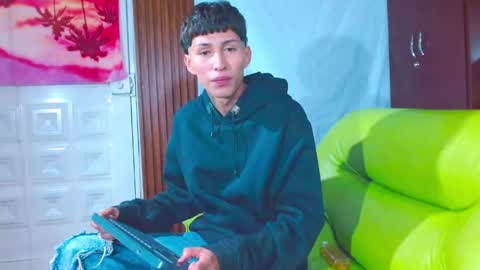 daniel_deluxx online show from May 27, 1:57 am