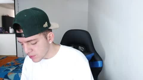 Snapshot of daniel_vargas5 chatting on December 6, 8:51 pm Daniel online show from December 6, 8:51 pm