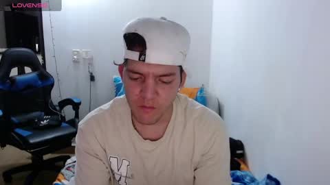 Snapshot of daniel_vargas5 chatting on December 23, 3:18 am Daniel online show from December 23, 3:18 am
