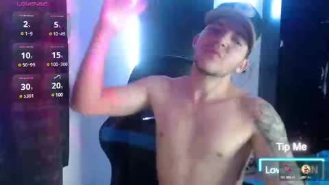 Snapshot of daniel_vargas5 chatting on January 26, 12:26 am Daniel online show from January 26, 12:26 am
