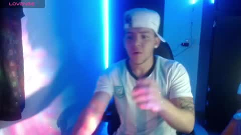 Snapshot of daniel_vargas5 chatting on January 15, 2:38 am Daniel online show from January 15, 2:38 am