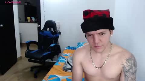 Snapshot of daniel_vargas5 chatting on December 22, 3:22 am Daniel online show from December 22, 3:22 am