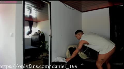 Dani  online show from February 6, 3:52 pm