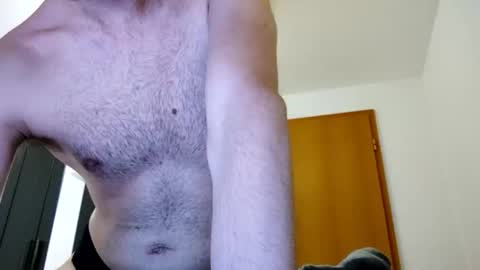 danielbt28 online show from December 16, 9:44 pm