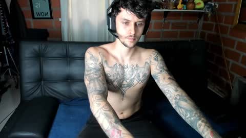 Snapshot of daniele_bunny chatting on January 2, 6:34 pm Daniele Bunny online show from January 2, 6:34 pm