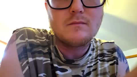 Daniel    y. online show from April 6, 9:59 pm