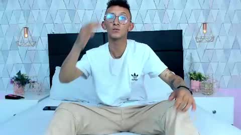danieltylor online show from June 21, 8:14 pm