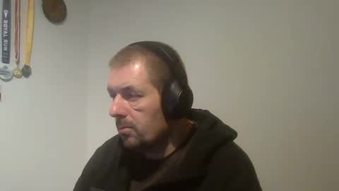 danishman1980 online show from December 13, 7:48 am