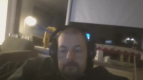 danishman1980 online show from October 20, 9:30 pm