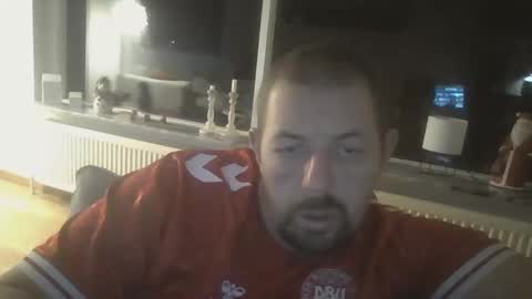 danishman1980 online show from December 8, 9:30 pm