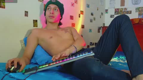 phantom555 online show from April 6, 5:36 pm