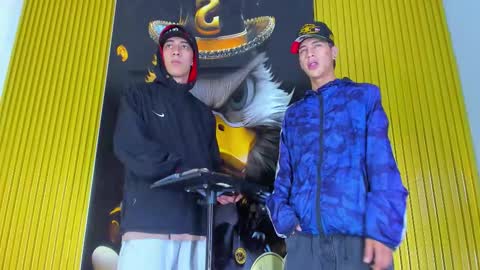 dante_brown1 online show from October 22, 9:40 pm