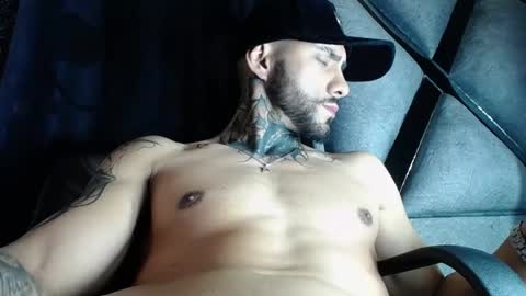 dante_d_angelo_ online show from April 15, 11:48 pm