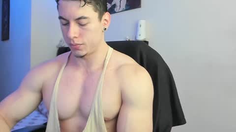 Snapshot of dante_franco chatting on December 15, 3:31 pm dante_franco online show from December 15, 3:31 pm
