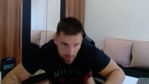 darius_94 online show from January 17, 1:25 pm