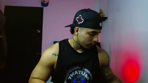 Darius Phoenix  online show from November 25, 8:55 pm