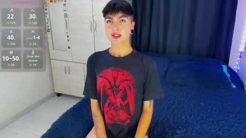 Snapshot of dark_lucky chatting on September 25, 1:04 am Juanito online show from September 25, 1:04 am