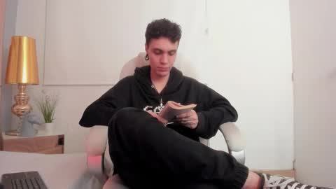 dark_sun333 online show from November 28, 12:58 am