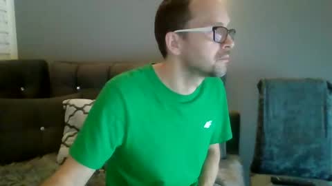 Snapshot of darkhaired34 chatting on January 5, 7:17 pm darkhaired34 online show from January 5, 7:17 pm