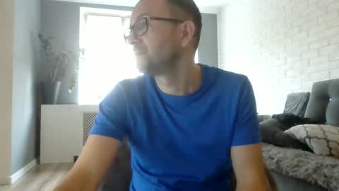 Snapshot of darkhaired34 chatting on January 23, 8:25 am darkhaired34 online show from January 23, 8:25 am