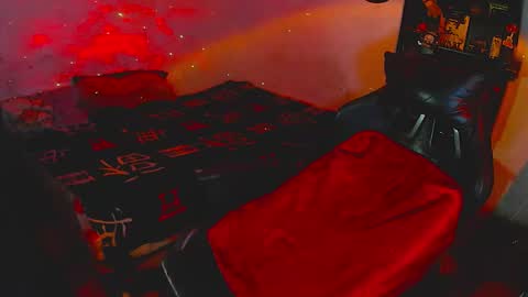 Snapshot of darkness_prince_x chatting on October 20, 9:13 am online show from October 20, 9:13 am