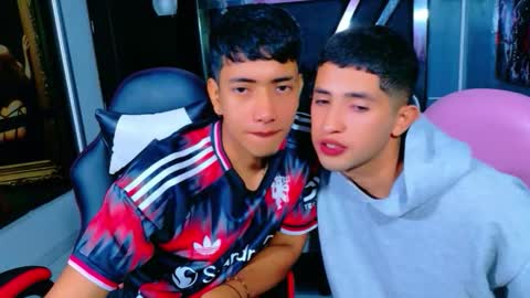 darwinandbrayan online show from November 17, 3:31 am