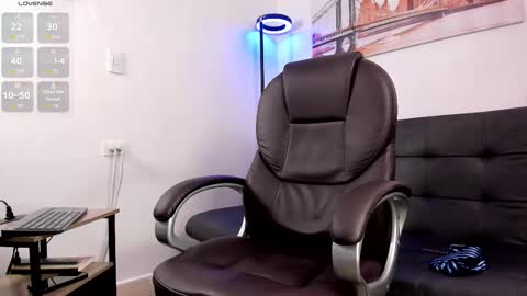 Dash online show from November 9, 4:00 pm