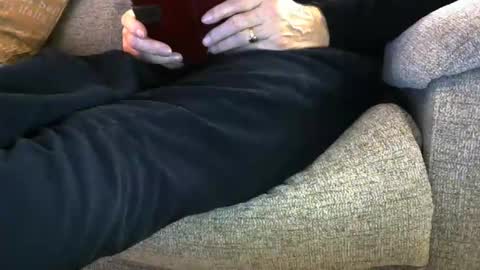 Snapshot of davesmiff1 chatting on February 17, 8:04 pm davesmiff1 online show from February 17, 8:04 pm
