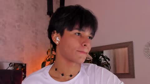 Snapshot of david_lux chatting on October 24, 1:13 pm David online show from October 24, 1:13 pm