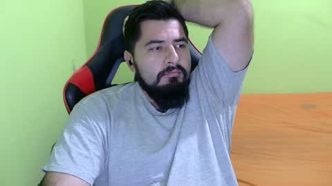 Snapshot of daviddelz chatting on December 24, 5:05 am David online show from December 24, 5:05 am