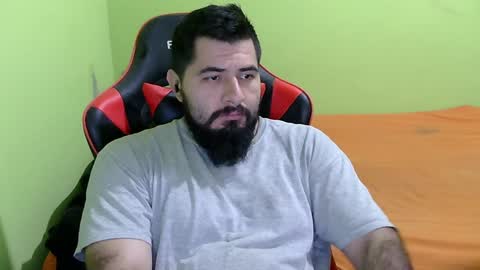 Snapshot of daviddelz chatting on December 14, 6:24 am David online show from December 14, 6:24 am