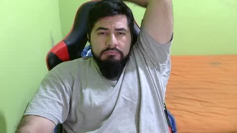 Snapshot of daviddelz chatting on January 19, 7:25 am David online show from January 19, 7:25 am