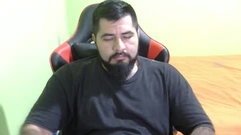 Snapshot of daviddelz chatting on February 26, 4:47 am David online show from February 26, 4:47 am