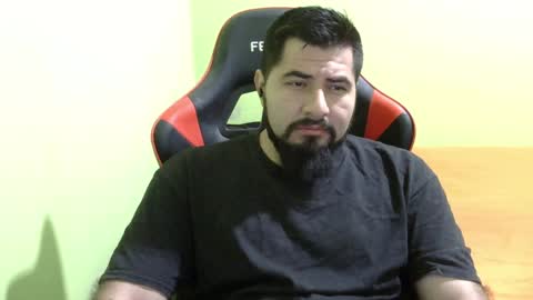 Snapshot of daviddelz chatting on December 18, 4:53 am David online show from December 18, 4:53 am