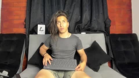 Snapshot of davidx_x21 chatting on January 8, 4:44 am davidx_x21 online show from January 8, 4:44 am