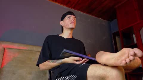 daviid_huge online show from December 20, 3:02 am