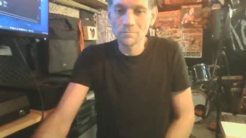 daze592268 online show from June 16, 11:01 am