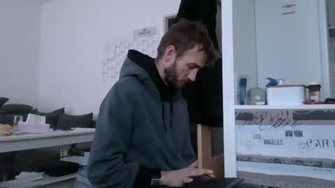 robert online show from March 17, 4:42 pm