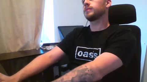 deanodaddy90 online show from June 2, 7:48 pm
