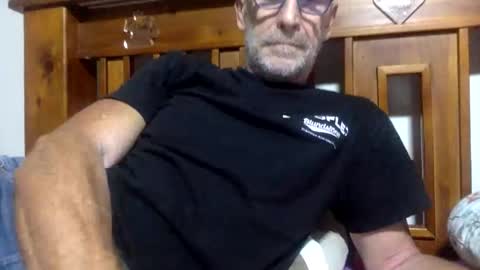 deanofflove2210 online show from January 2, 12:35 pm