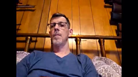 dee0333 online show from April 26, 9:00 pm