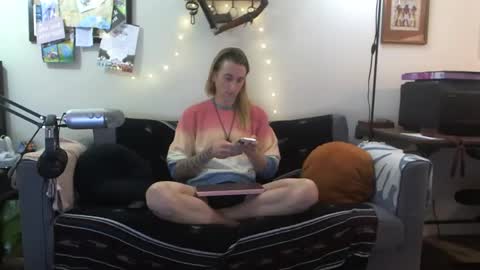 Snapshot of definatelyvegan chatting on March 6, 1:05 am definatelyvegan online show from March 6, 1:05 am
