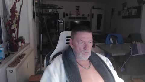 deinprinz2312 online show from November 2, 4:28 am